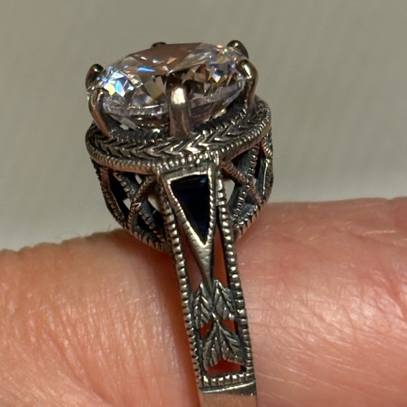 Antique reproduction ring - Picture 10 of 12